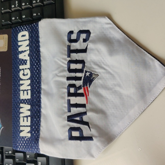 New England Patriots Dog Bandana - Picture 2 of 4